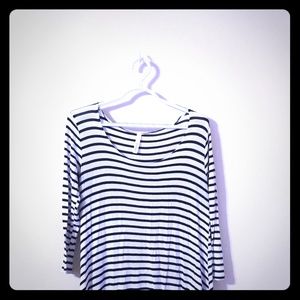 Short black and white dress/tunic